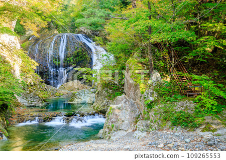 Sekiyama Otaki Falls in early autumn, Higashine City, Yamagata Prefecture Sekiyama Otaki Falls in early autumn, Higashine City, Yamagata Prefecture 109265553
