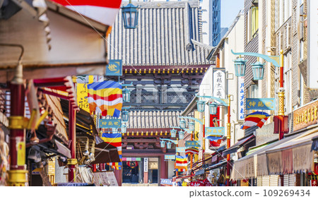 Kawasaki Daishi Scenery of Nakamise Street [Kawasaki City, Kanagawa Prefecture] 109269434