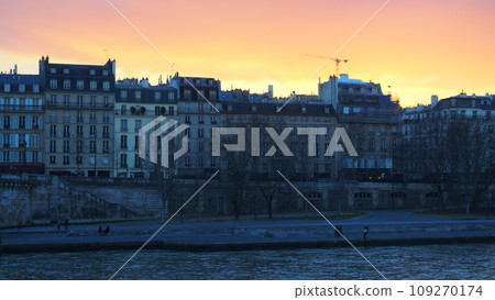 Sunset on the Seine River in Paris 109270174