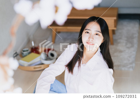 A young woman excited about her new life 109272031