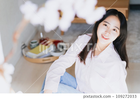 A young woman excited about her new life 109272033