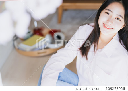 A young woman excited about her new life 109272036
