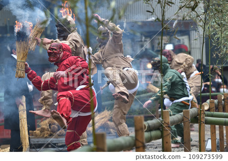 The demon of the Setsubun Festival, Nagata Shrine's traditional Oiman ceremony, cleanses all evils and prays and dances 109273599