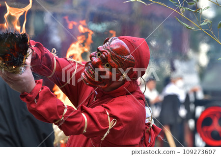 Red demon of the Setsubun Festival, Nagata Shrine's ancient ceremony, purifying all evils and praying and dancing 109273607