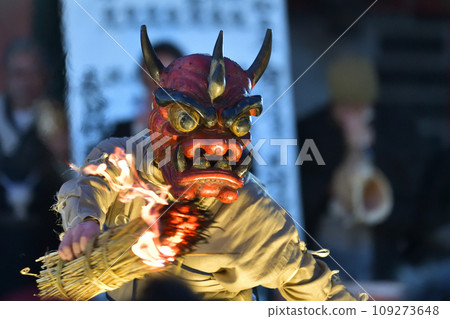 節分節的持割妖,長田神社的傳統大石儀式,淨化一切邪惡並祈禱和跳舞 節分節的持割妖,長田神社的傳統大石儀式,淨化一切邪惡並祈禱和跳舞 109273648