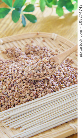 蕎麥麵和蕎麥麵 109274745