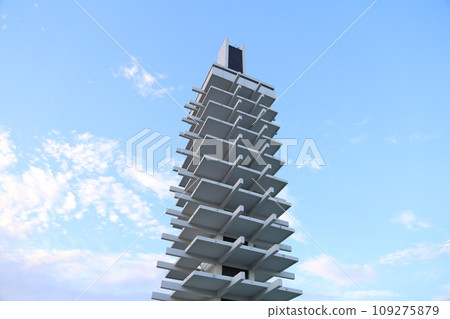 奧林匹克紀念碑伸向藍天 奧林匹克紀念碑伸向藍天 109275879
