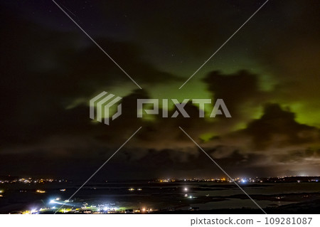 Night of one of the strongest Aurora Borealis above Dungloe and the island of Arranmore in County Donegal - Ireland 109281087