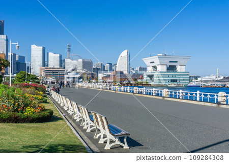 Yokohama Minato Mirai Cityscape Yokohama Minato Mirai Cityscape 109284308