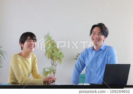 Three male and female creators laugh out loud after finding an unexpected solution Three male and female creators laugh out loud after finding an unexpected solution 109284602