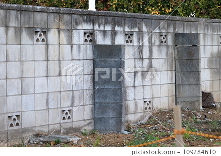 block wall with buttresses block wall with buttresses 109284610