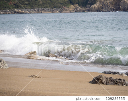 Waves crashing on Koijigahama. Tahara City, Aichi Prefecture. Waves crashing on Koijigahama. Tahara City, Aichi Prefecture. 109286535