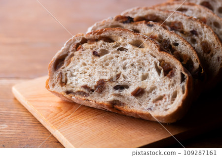 Raisin bread with cut 100% natural yeast rye 109287161