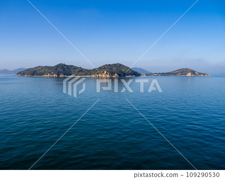 Scenery of Oshima (Aji Town, Takamatsu City, Kagawa Prefecture) and the Seto Inland Sea. 109290530
