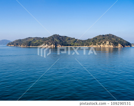 Scenery of Oshima (Aji Town, Takamatsu City, Kagawa Prefecture) and the Seto Inland Sea. 109290531