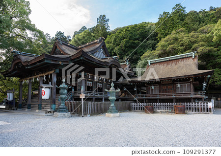 Konpira Shrine worship hall and shrine offering shrine 109291377