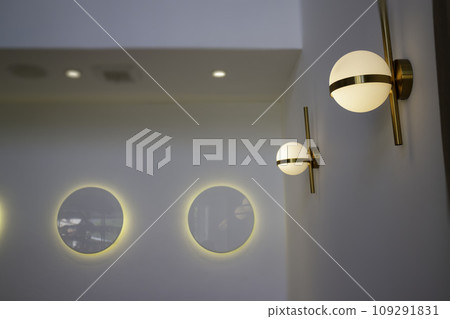 Interior of stylish white and green room 109291831