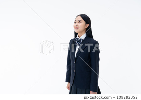 穿制服的女考生 109292352