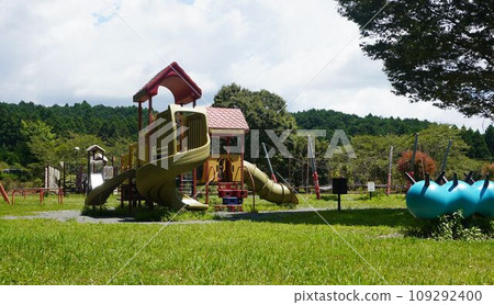 Scenery with a park (Obuchi Park, Fuji City, Shizuoka Prefecture) 109292400