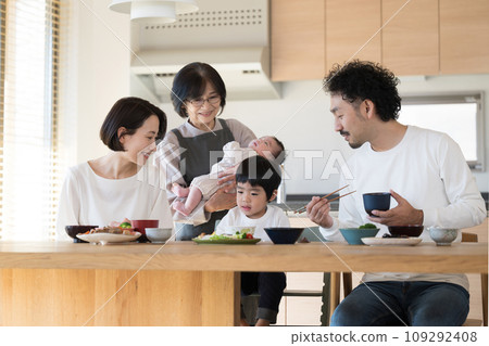 Three generation family: grandmother, children and grandchildren Three generation family: grandmother, children and grandchildren 109292408