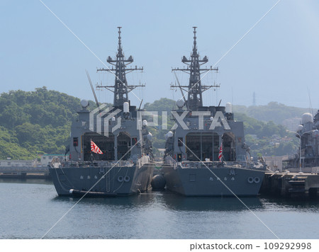 海上自衛隊護衛艦高波號、大波號停泊 109292998