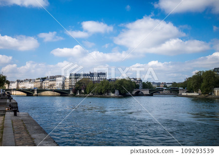 Ile Saint-Louis - Saint Louis island - Paris, France Ile Saint-Louis - Saint Louis island - Paris, France 109293539
