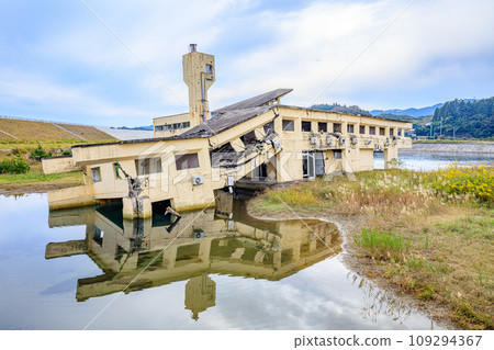 Great East Japan Earthquake remains, Rikuzentakata City, Iwate Prefecture 109294367