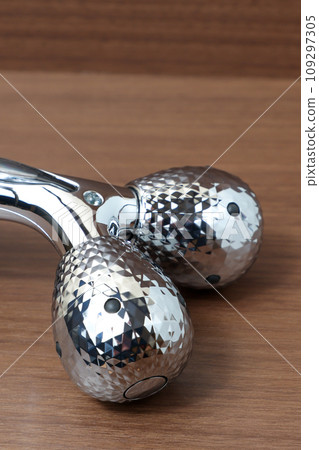 facial equipment, face, face, beauty, tools, esthetics, face line, beauty, facial beauty, maintenance, facial equipment, face, face, beauty, tools, esthetics, face line, beauty, facial beauty, maintenance, 109297305
