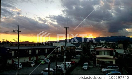 山上的日落 山上的日落 109297740