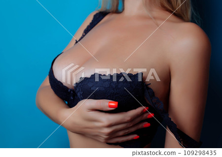Close-up of sexy breasts in bra. Woman's... - Stock Photo [109298435] -  PIXTA