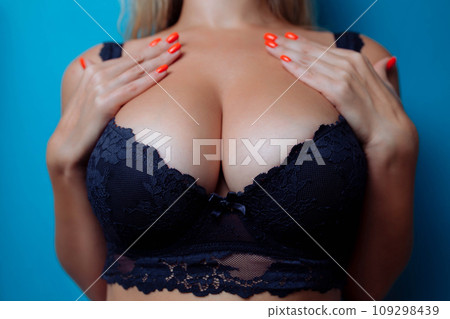 sexy lingerie boobs Lilgiuy Women No Steel Ring Lace Bra Large Size Big Breast Thin Breathable  Back Button Bra 2022 Fall Winter main image 0