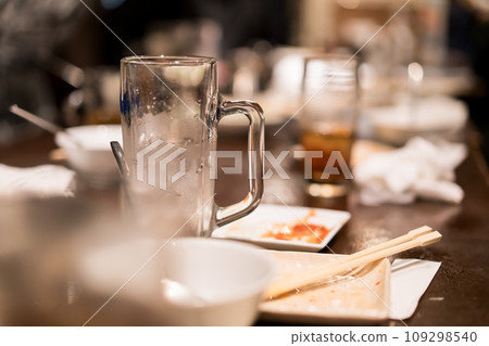 Finished glass 109298540