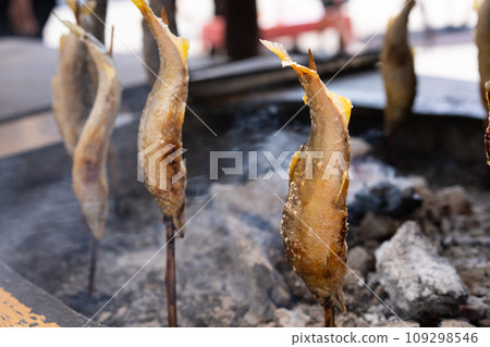 鹽烤三文魚 鹽烤三文魚 109298546