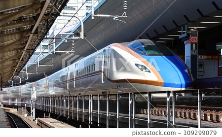 Hokuriku Shinkansen before departure from Tokyo Station Platform 20 Shinkansen E7 series and W7 series trains JR East 1-chome Marunouchi, Chiyoda-ku, Tokyo 109299079