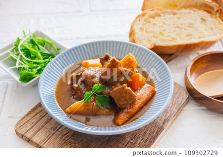 自製咖哩豬肉 自製咖哩豬肉 109302729