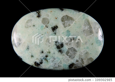 大自然繪製的花崗岩圖案 109302985