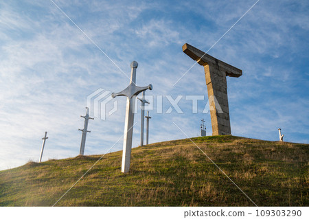 Famous Didgori battle monument with giant swards and sculptures. history Famous Didgori battle monument with giant swards and sculptures. history 109303290