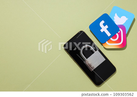 Digital detox concept, smartphone with social network icons Digital detox concept, smartphone with social network icons 109303562