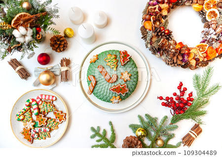 Traditional Christmas or New Year's pie. 109304489