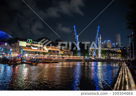 Very beautiful night view of Singapore Clarke Quay 109304868