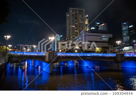Very beautiful night view of Singapore Very beautiful night view of Singapore 109304934