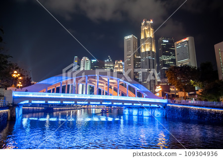 Very beautiful night view of Singapore 109304936
