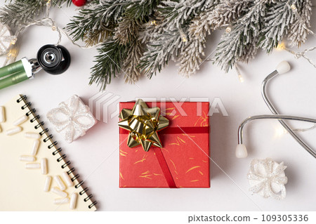 Healthy Christmas - gift for medical and health care workers, top view 109305336