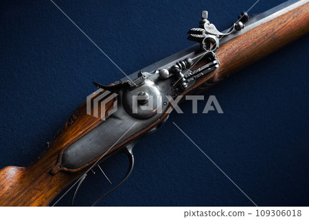 Flintlock of a Stutzen, a short, handy hunting rifle with a rifled barrel Flintlock of a Stutzen, a short, handy hunting rifle with a rifled barrel 109306018