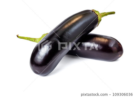 Fresh eggplants isolated on white background with clipping path 109306036