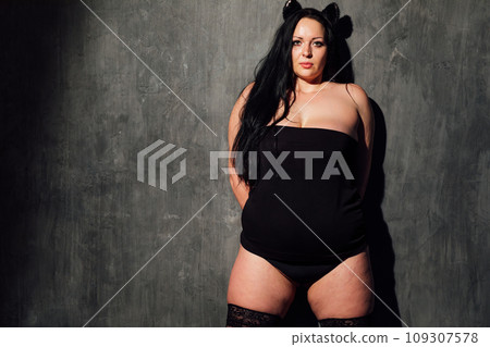 Portrait of a beautiful woman in lingerie Portrait of a beautiful woman in lingerie 109307578