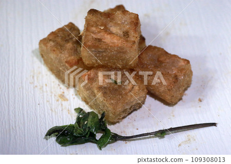 剛炸好的美味芋籤粿 109308013