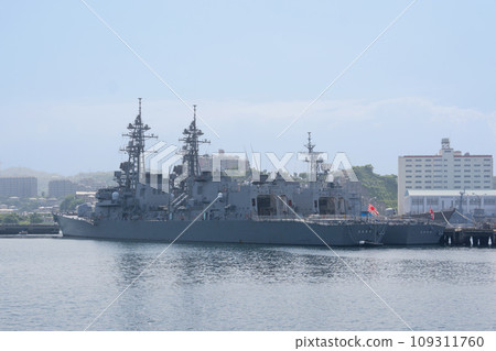 海上自衛隊護衛艦高波號、大波號停泊 109311760