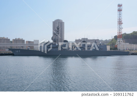 海上自衛隊驅逐艦五十土號停泊 109311762