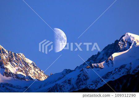 Half moon late evening in the mountains. astronomy and stargazing 109312290